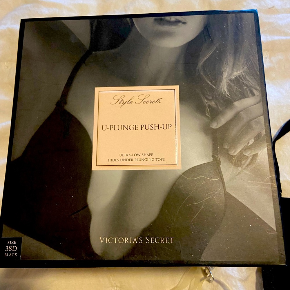 Victoria Secret Black U-Plunge push-up bra ultra low. style secrets. In box new
